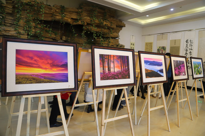 中國(guó)夢(mèng)·勞動(dòng)美——大興安嶺新林區(qū)喜迎亞冬會(huì)書(shū)畫(huà)攝影展隆重啟動(dòng)